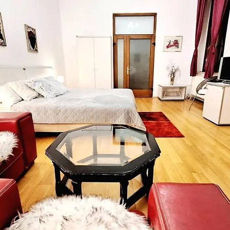 Lägenhet Ada Oldtown 6 *